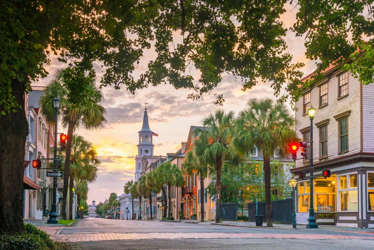 Cambria Hotel Charleston Riverview Exterior photo