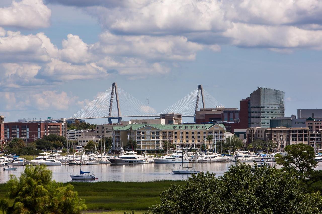 Cambria Hotel Charleston Riverview Exterior photo